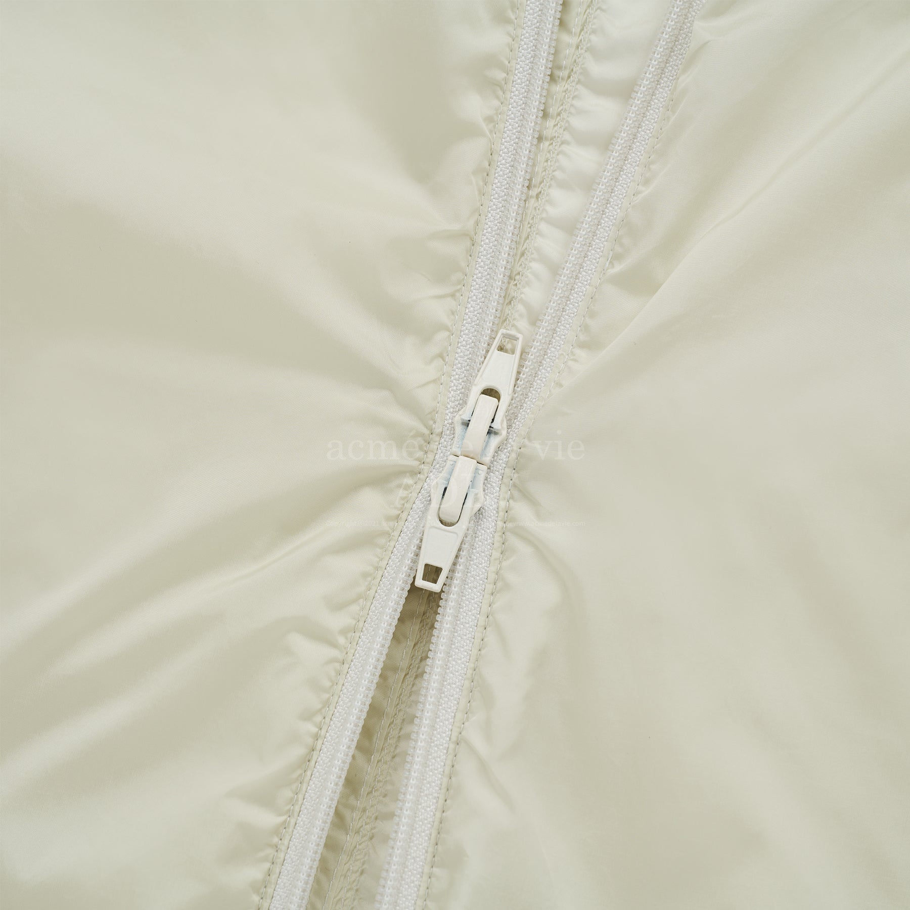 ADLV LIGHTWEIGHT SYMBOL PUCKERING WINDBREAKER – ADLV Malaysia