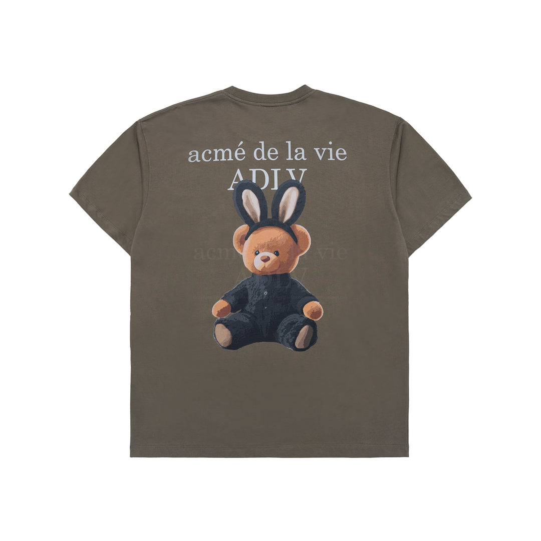 ADLV RABBIT BEAR DOLL LOGO SHORT SLEEVE T-SHIRT COCOA