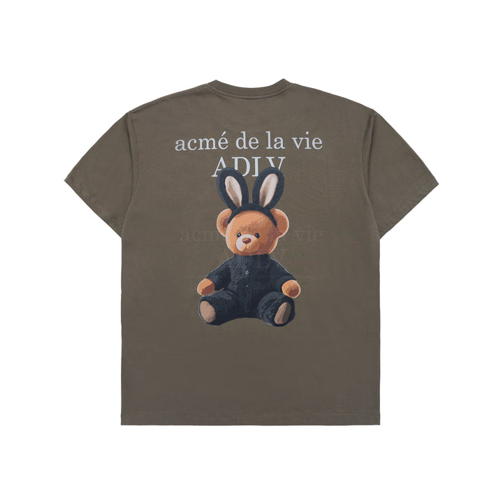 ADLV RABBIT BEAR DOLL LOGO SHORT SLEEVE T-SHIRT COCOA