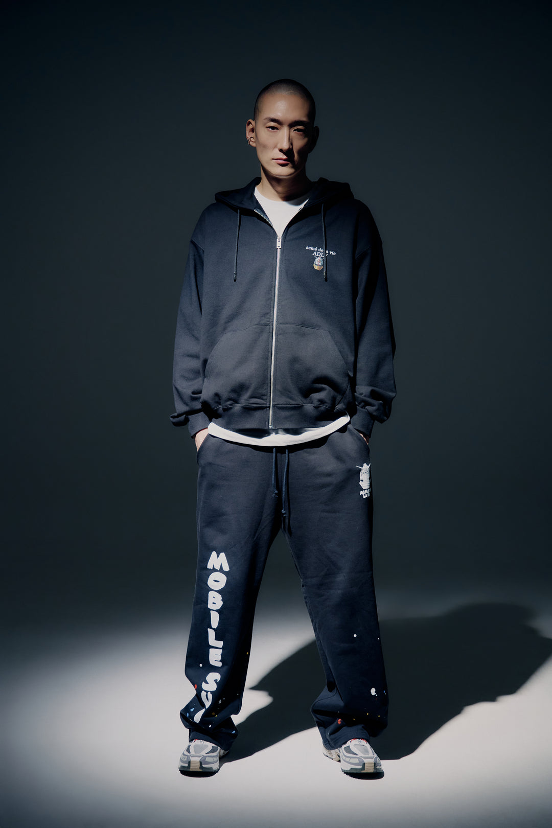 MOBILE SUIT GUNDAM BASIC LOGO HOODIE ZIP UP BLACK