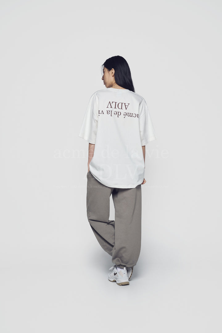 ADLV x HOSHI UPSIDE DOWN BASIC LOGO SHORT SLEEVE T-SHIRT CREAM