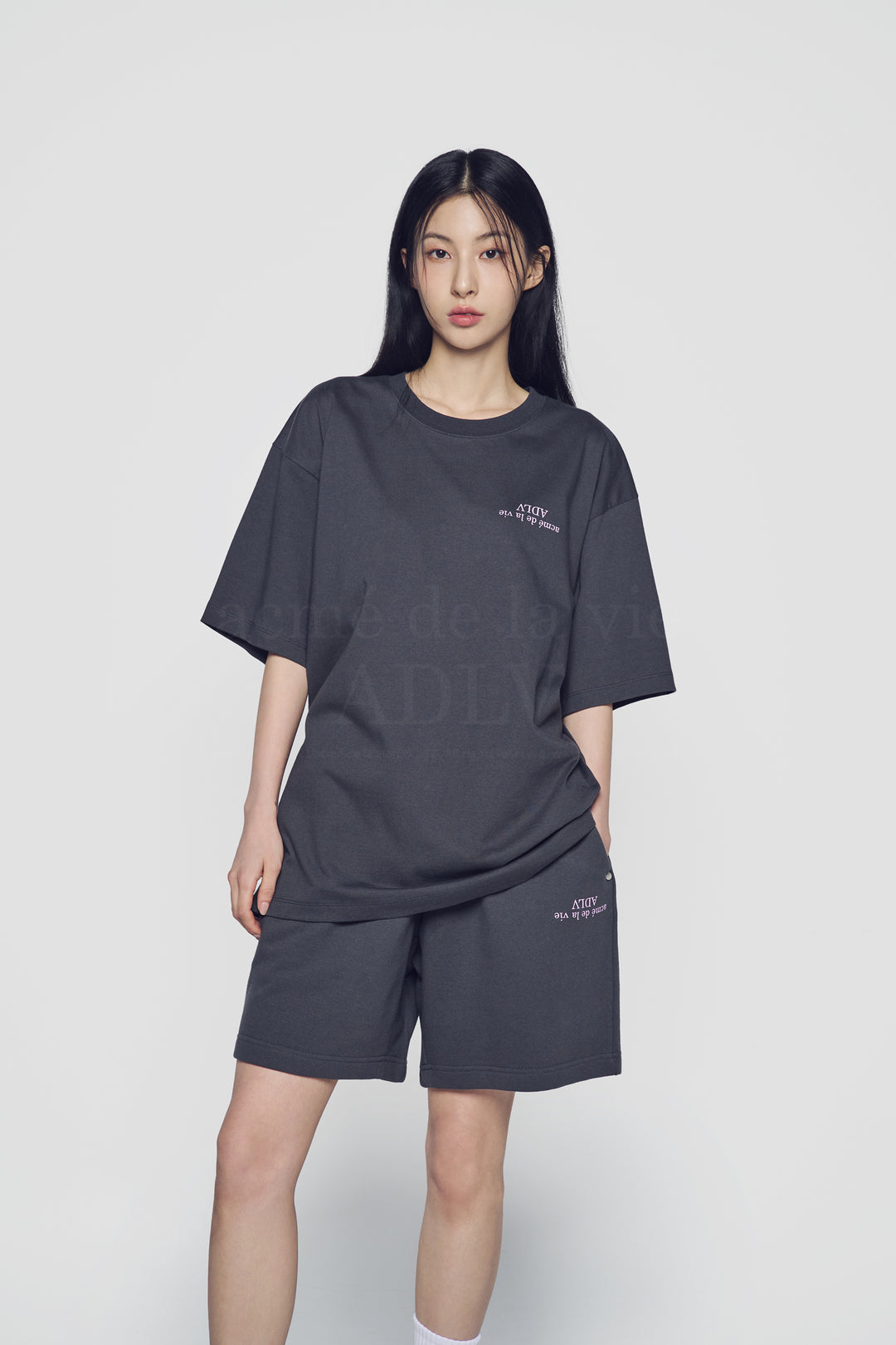 ADLV x HOSHI UPSIDE DOWN BASIC LOGO SHORT SLEEVE T-SHIRT CHARCOAL