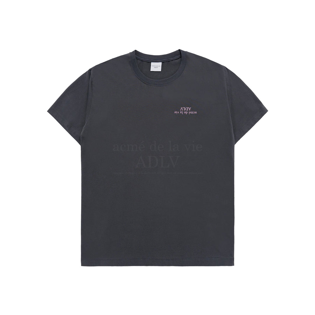 ADLV x HOSHI UPSIDE DOWN BASIC LOGO SHORT SLEEVE T-SHIRT CHARCOAL