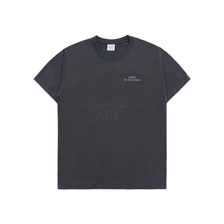 ADLV x HOSHI UPSIDE DOWN BASIC LOGO SHORT SLEEVE T-SHIRT CHARCOAL