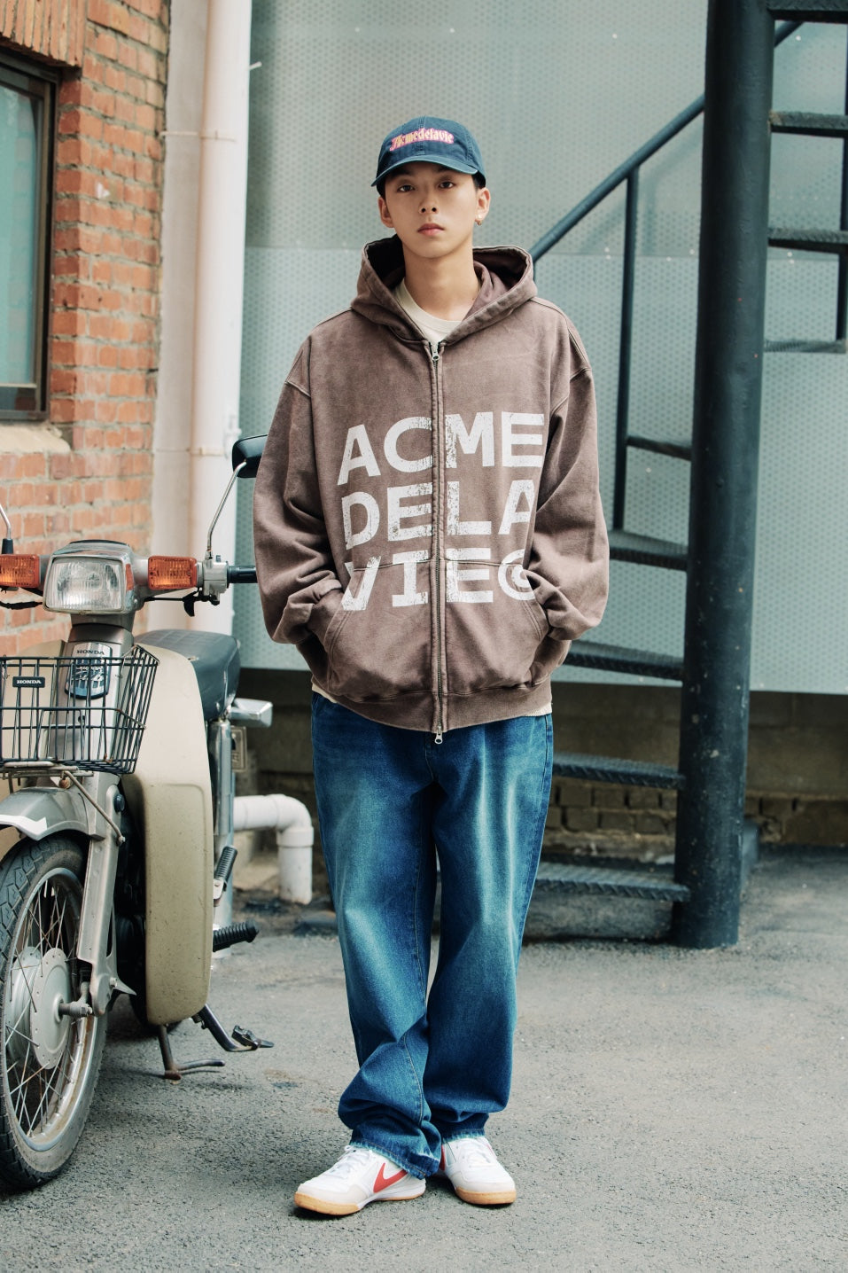 FULL GRAPHIC HOOD ZIP UP BLACK